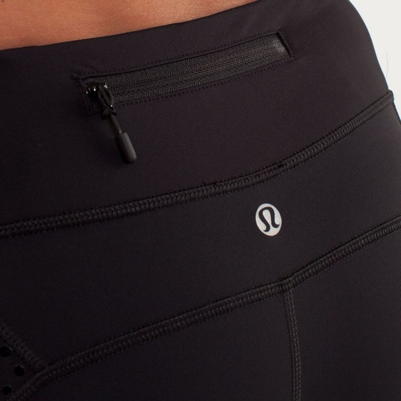 Lululemon Run: Shorty Short Black Shorts size 2 - Picture 11 of 17